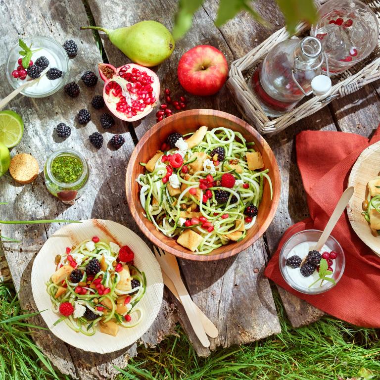 zucchini spaghetti salad