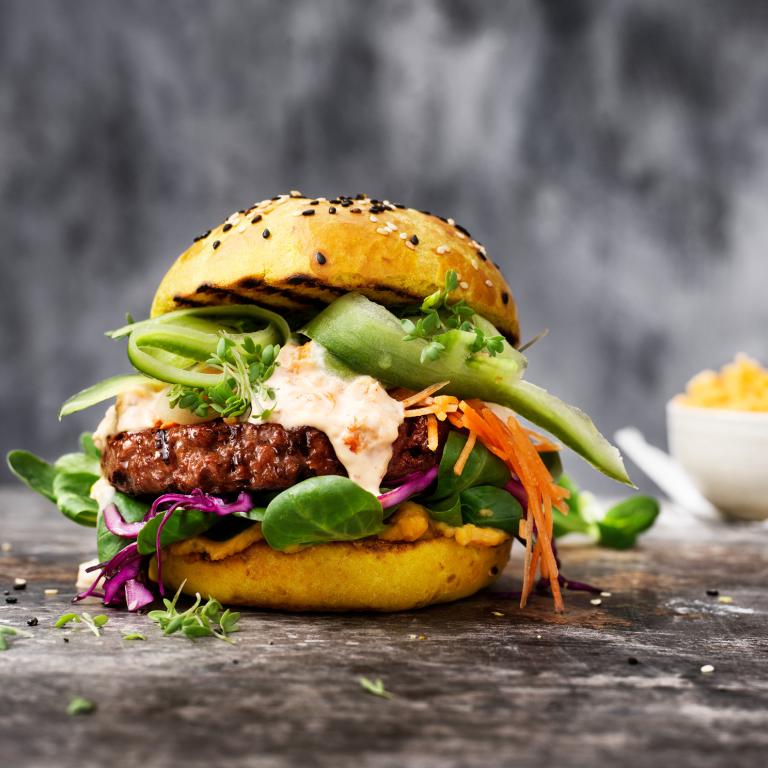 Wegański burger z hummusem Wegański burger z hummusem