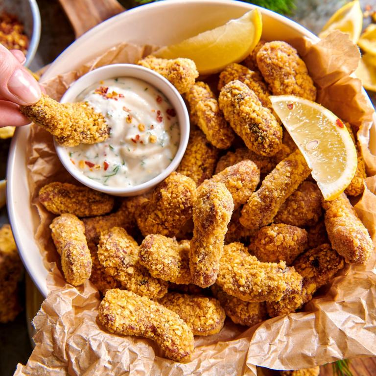 Nuggetsy z „kurczaka” w kukurydzianej panierce